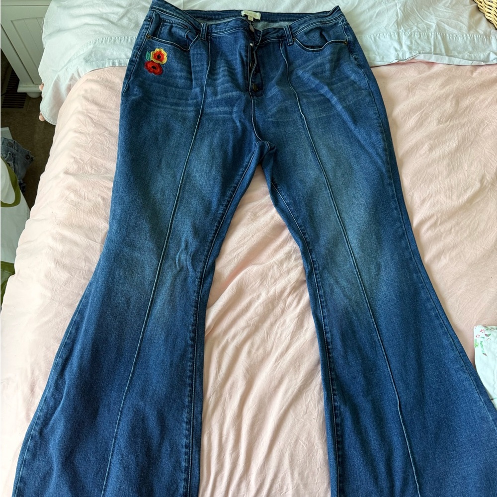 Mod Cloth Embroidered Flared Women's Blue Jeans